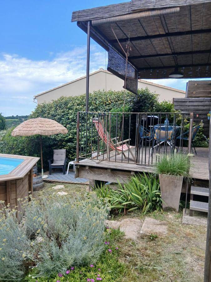 Location de vacances pour 2 personnes, avec jardin ainsi que piscine et vue, animaux acceptés à Blauvac - 2