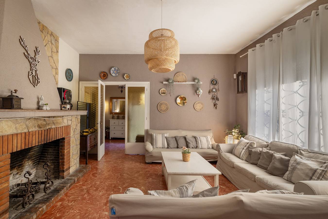 Casa Vacacional 'Tordera Village' con Vista a la Montaña, Piscina Privada y Wi-Fi in Tordera, Costa del Maresme