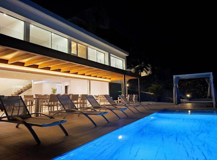 Casa rural para 10 personas, con Balcón y Terraza además de Jardín y Piscina en Santa Úrsula - 4