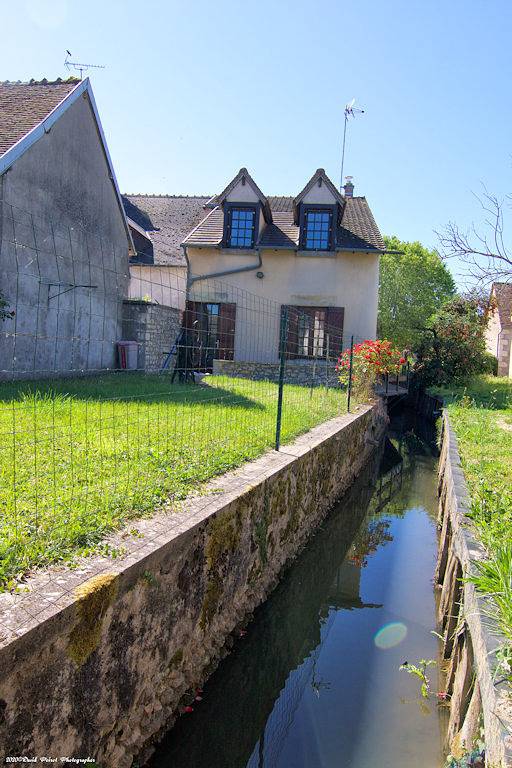 Gîte pour 5 personnes, avec jardin à Léré - 3