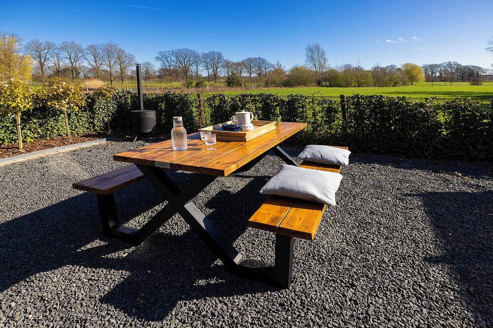 Beautiful vacation cottage in the nature of Twente in the east of the Netherlands in Hengelo, Twente