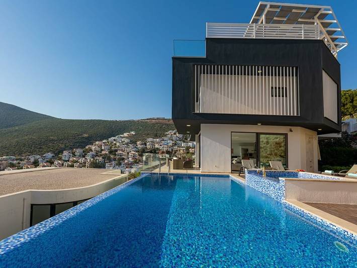 Apartment for 10 people, with garden and pool as well as terrace in Kalkan