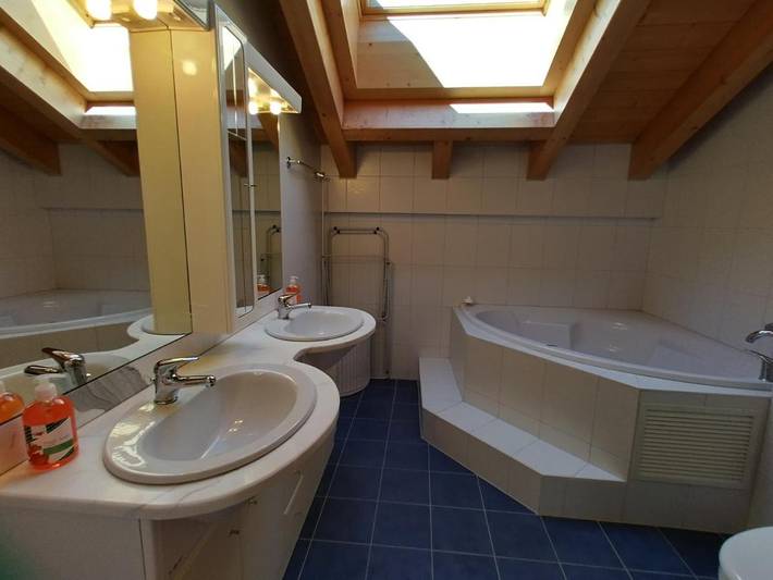 Gîte pour 6 personnes, avec vue et terrasse, animaux acceptés dans Thermes Du Grand Hotel Regina - 2