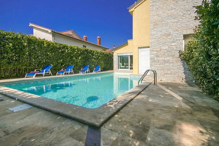 Ferienhaus mit Meerblick für 10 Personen, mit Garten und Balkon sowie Pool in Poreč - 3