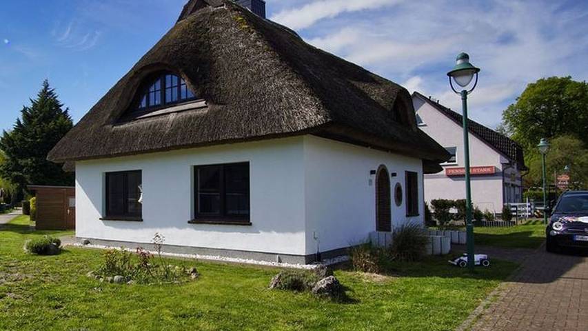 Ferienwohnung für 2 Personen, mit Terrasse und Garten, kinderfreundlich in Ralswiek