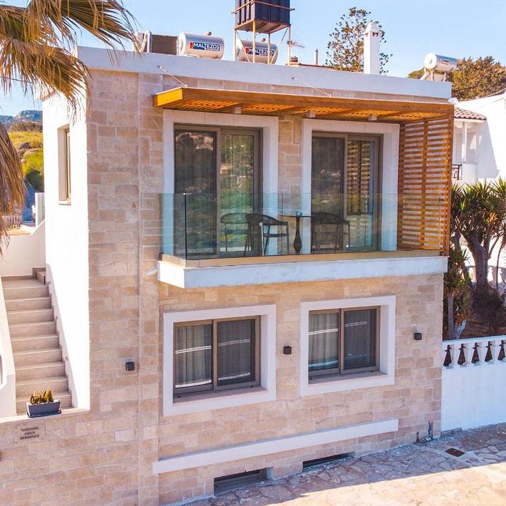 Villa for 4 people, with balcony and pool as well as hot tub - 1