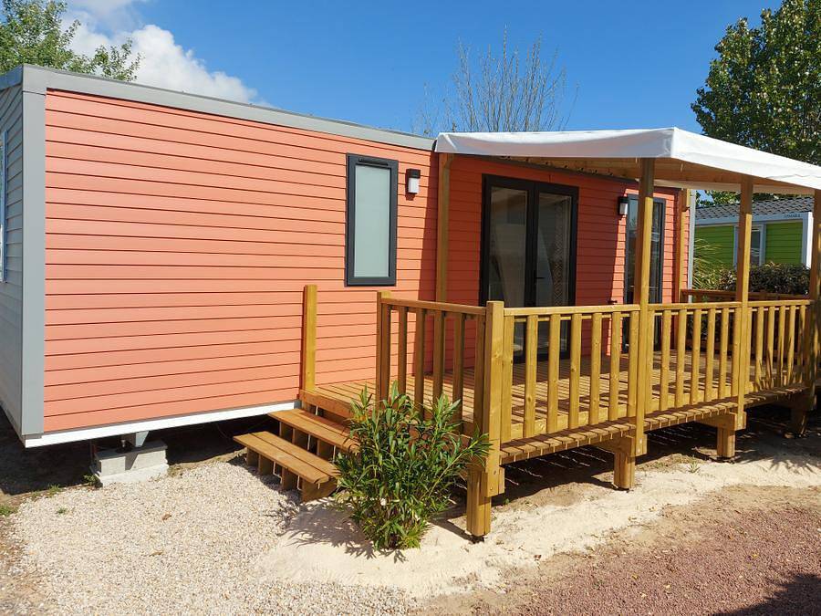 Camping Le Bois Verdon - Mobilhome 6 personnes - Papaye - 3 chambres - 33 m² - terrasse semi-couverte de 15 m² in Saint-Jean-de-Monts, Vendée