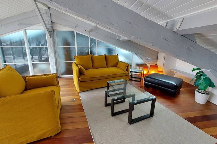 Gîte pour 4 personnes, avec terrasse dans Theatre Femina