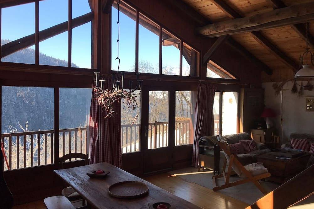 Chalet de Charme Peisey, domaine des Arcs- 13 people in Parque Nacional de Vanoise