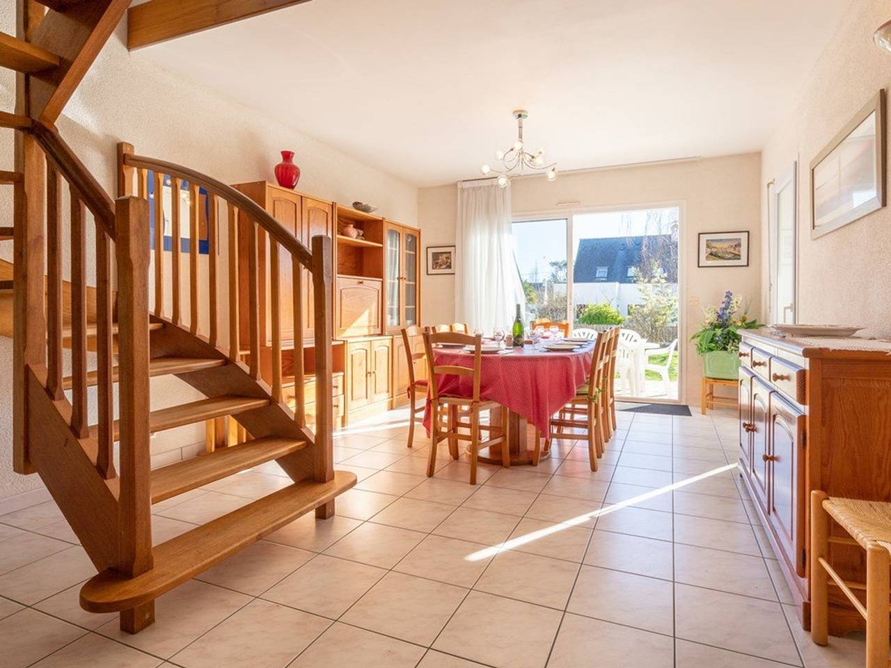 Maison spacieuse à Carnac - 8 pers, jardin clos, proche plage, Wifi, garage, petit animal accepté in Carnac, Côte des Mégalithes