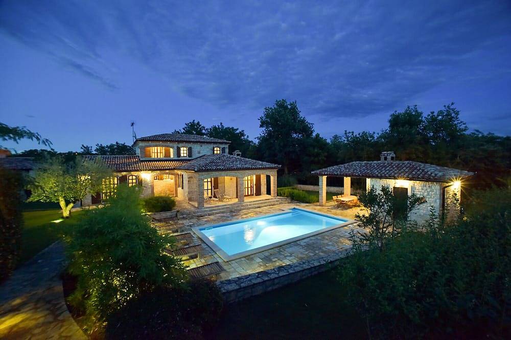 Luxusvilla mit beheiztem Swimmingpool in Sveti Ivan (Višnjan), Općina Višnjan