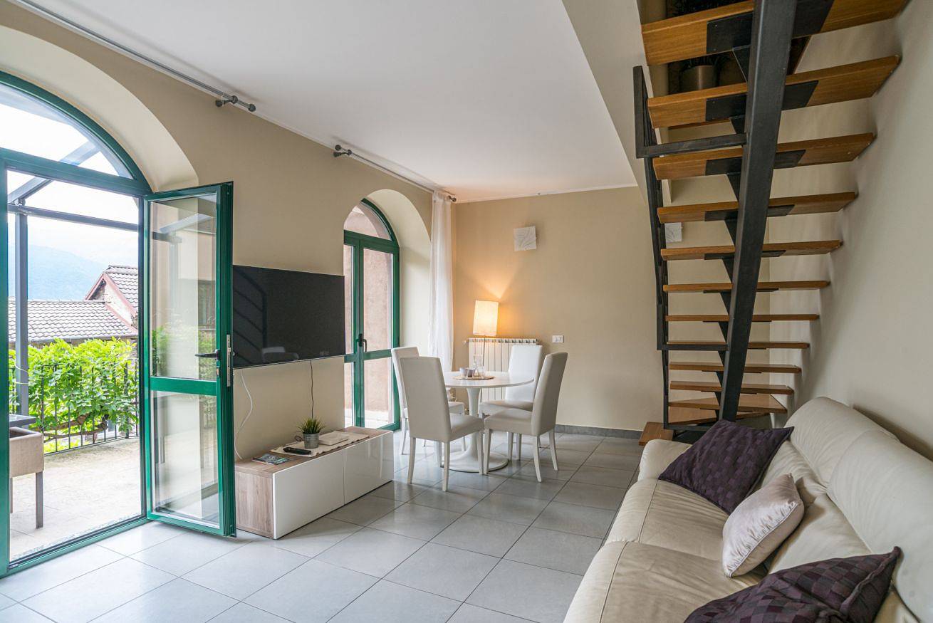 Ganze Wohnung, Guesthost - Flat x4 in residence with swimming pool! in Nesso, Gemeinde Nesso