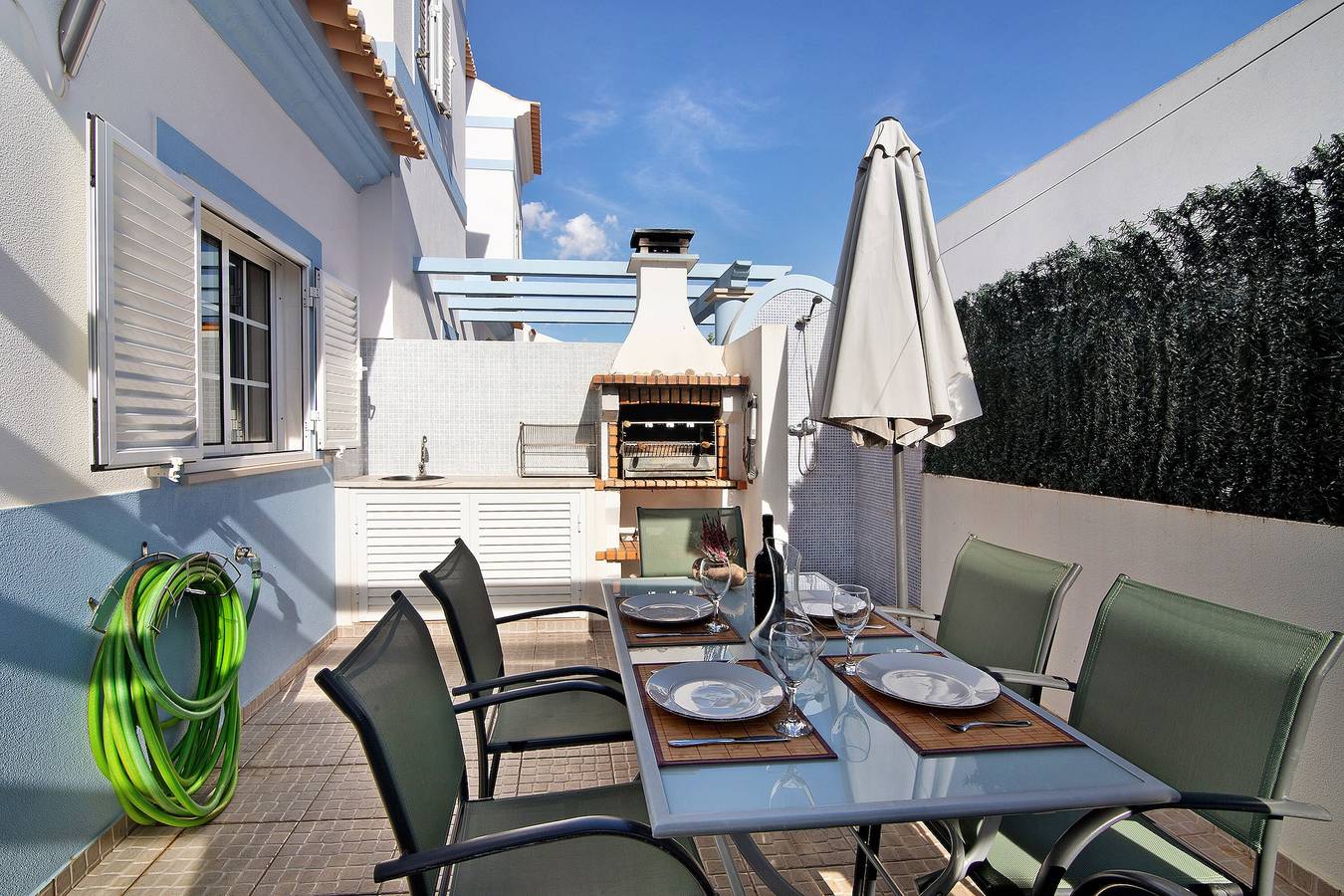 Residência Ideal Villas: piscina, Ac, churrasqueira, equipada, até 11 pessoas in Manta Rota, Ria Formosa