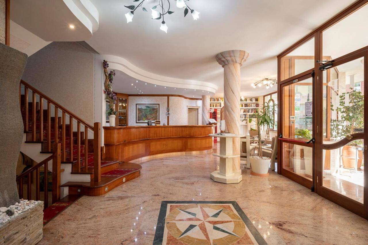 Lola Piccolo Hotel e Appartamenti in Marina di Grosseto, Grosseto