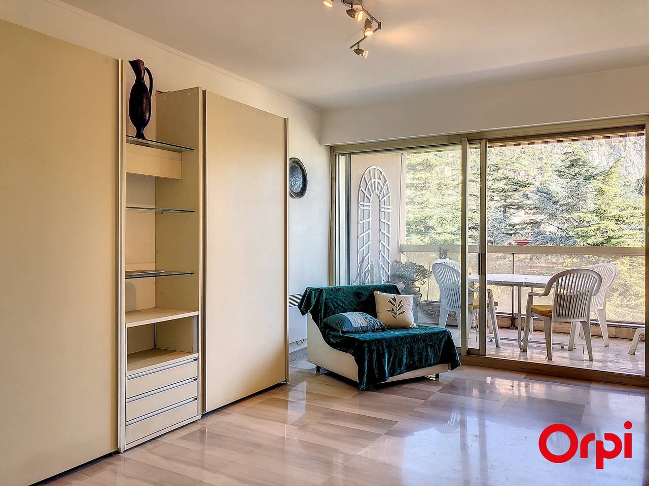 Entire studio, Studio with terrace, pool, and parking in Menton in Menton, Nice region