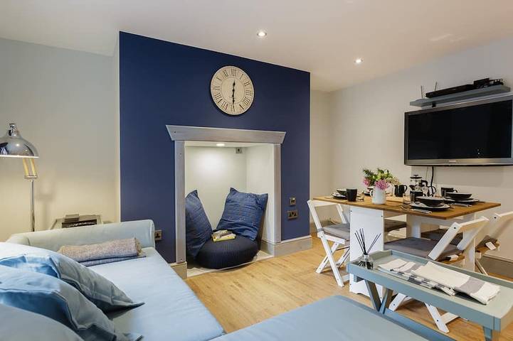 Apartment for 5 people, with Balcony and Garden in Portsmouth