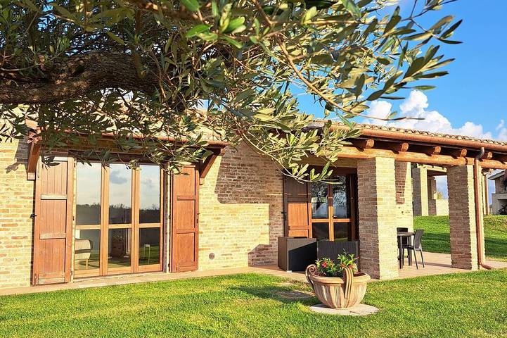 Villa für 3 Personen, mit Balkon und Garten - 1