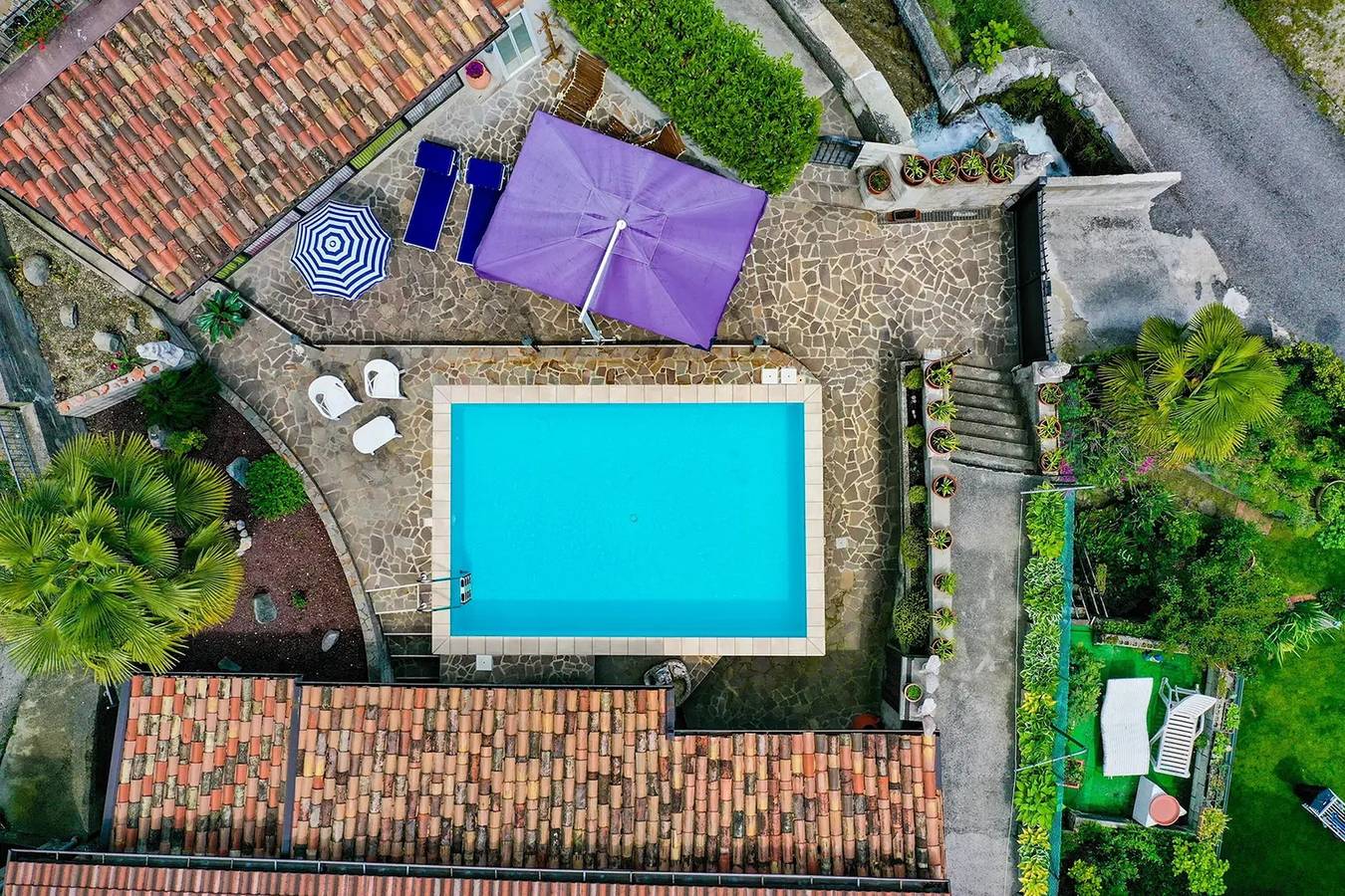Appartamento intero, Appartamento 'Tatiana Flower' con vista sulle montagne, piscina in comune e Wi-Fi in Tremosine, Prealpi Gardesane
