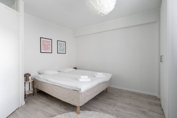 Ganze Wohnung, Spacious Downtown Apt with Balcony | Hosts 10 in Pirkanmaa