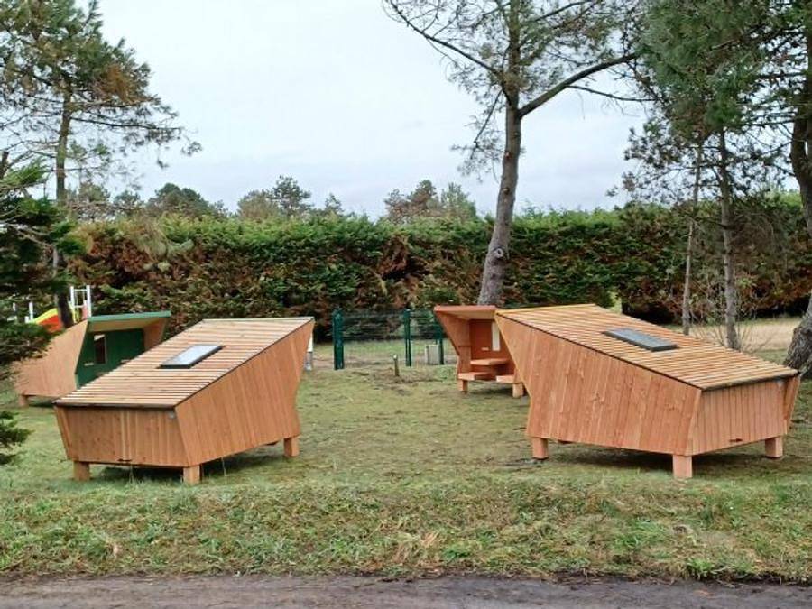 Vvf Camping Les Dunes Créances - Insolite 2 personnes - Cabanne Sauterelle - Accueil lit bébé impossible- 1 pièce in Créances-Plage, Créances