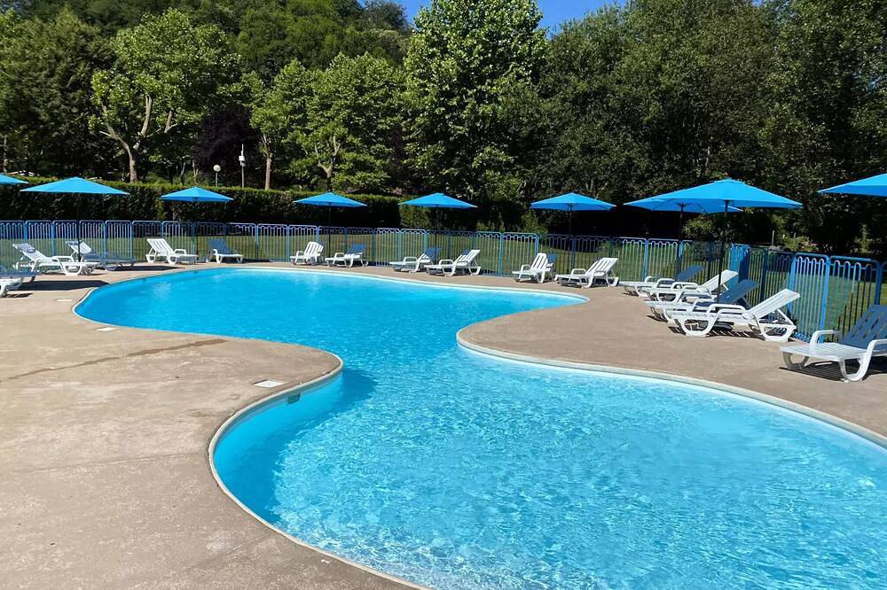 Mobil-Home Couserans with covered terrace 6 people 8 people in Oust, Parc naturel régional des Pyrénées ariégeoises