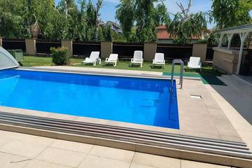 Ferienhaus für 14 Personen, mit Garten in Siofok