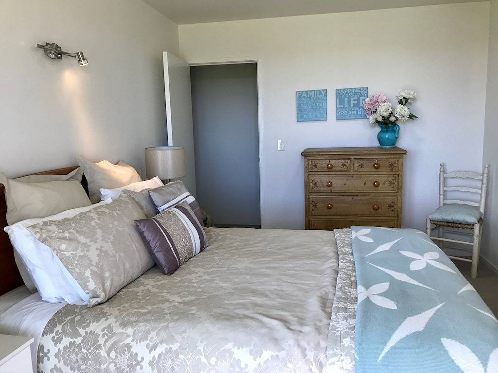 Ganze Wohnung, Stunning water views in a peaceful setting with all the comforts of home. in Kerikeri, Bay Of Islands