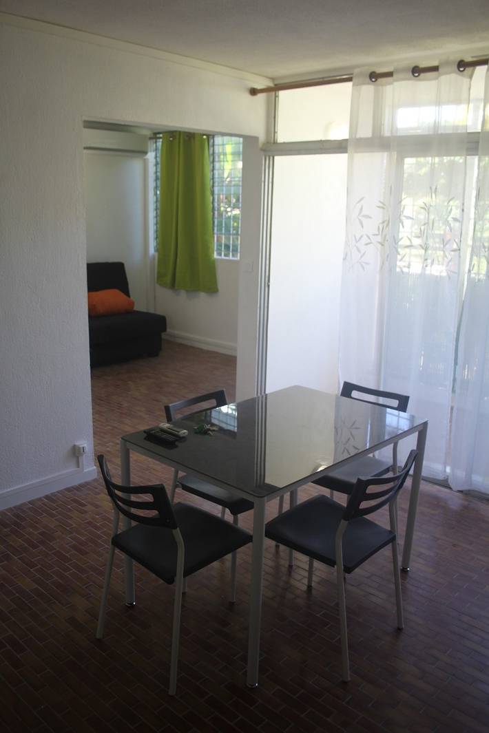 Appartement de vacances pour 4 personnes, avec terrasse et jardin