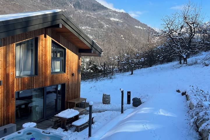Chalet pour 12 personnes, avec jardin et jacuzzi, animaux acceptés