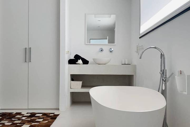 Villa Luxe Vues Magnifiques mer et Montagne Piscine Chauffée 6 ch 6 sdb air co in Pinarellu, Zonza