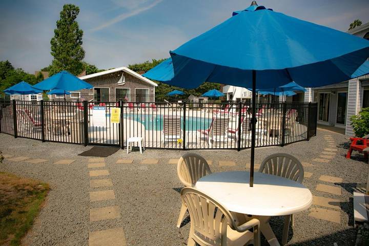 Location de vacances pour 2 personnes, avec jacuzzi ainsi que jardin et piscine à Provincetown - 2