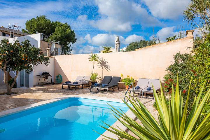 Schickes Stadthaus mit Pool - Casa Can Tatau in Santanyí, Mallorca Süden
