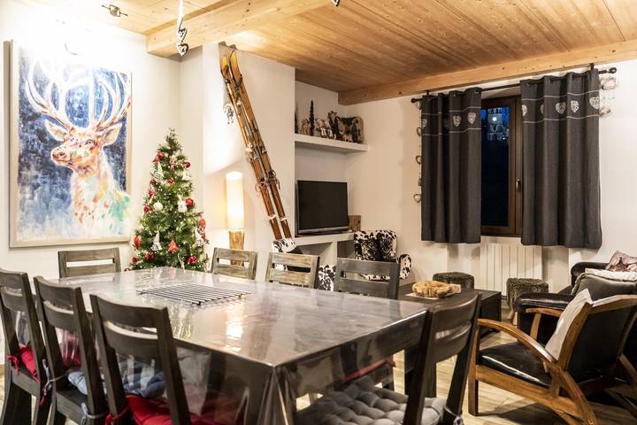 Gîte pour 8 personnes, avec Terrasse ainsi que Jardin et Vue