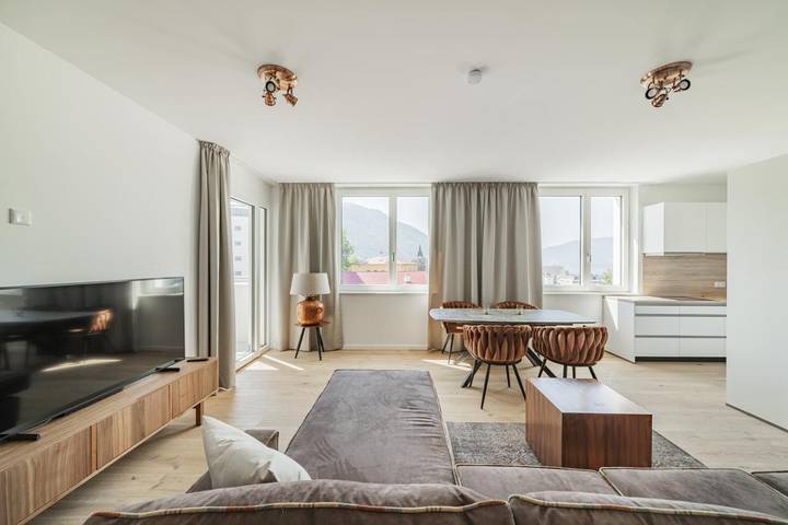 Ferienwohnung für 6 Personen, mit Balkon und Seeblick sowie Ausblick in Gmunden