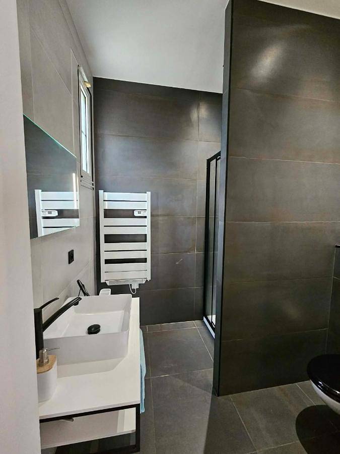 Gîte pour 2 personnes, avec piscine et sauna ainsi que jardin et vue à Thézan-lès-Béziers - 3