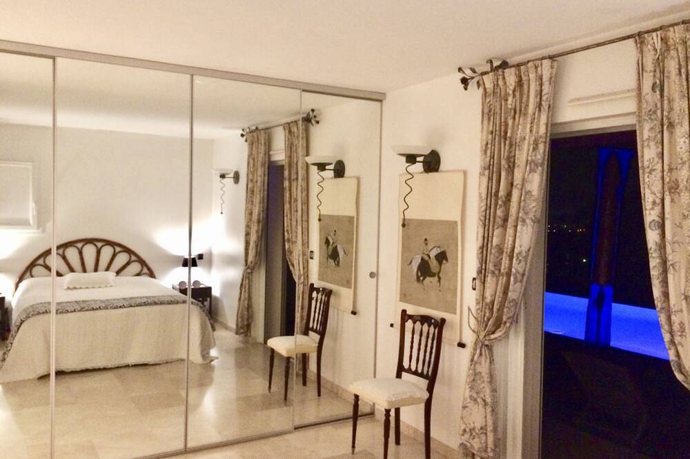 Villa 10 Personen bis 10 km von Cannes mit Pool. Atemberaubende Aussicht auf das Meer in Pégomas, Cannes und Umgebung