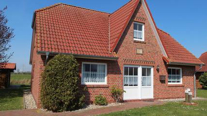 Ferienhaus für 8 Personen, mit Garten und Sauna sowie Ausblick in Grimersum