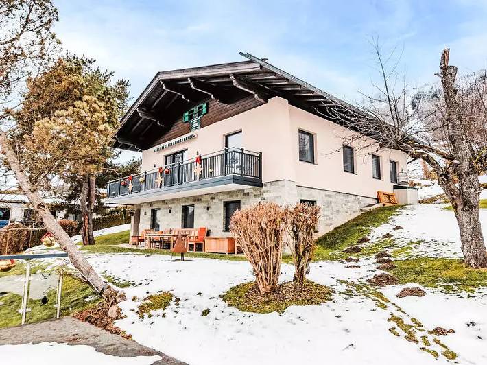 Villa für 13 Personen, mit Balkon und Terrasse sowie Garten