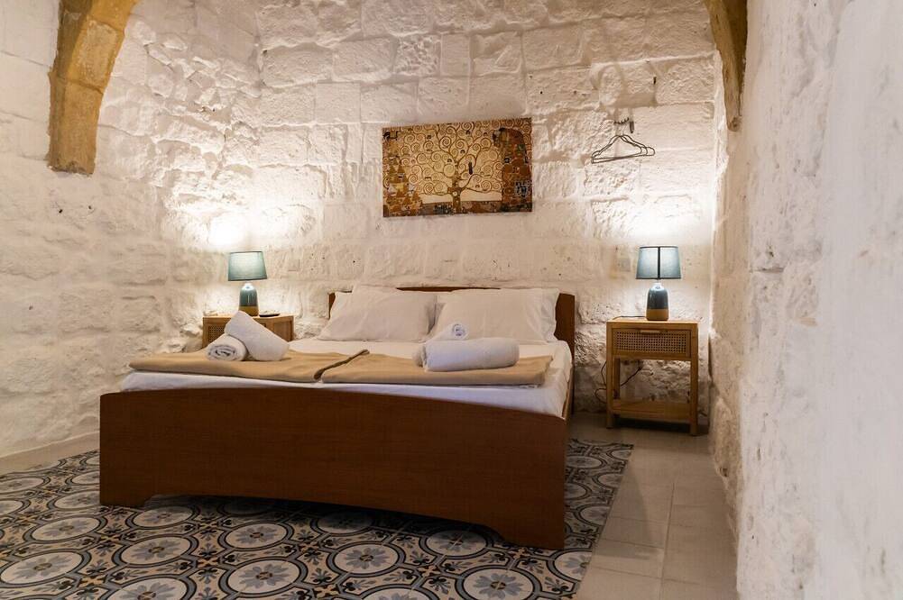 Ganze Wohnung, Historic Hideaway: 900-Year-Old Converted Studio in Victoria (Malta), Gozo