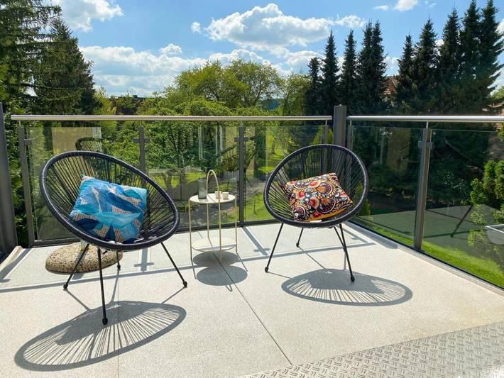 Ferienwohnung für 4 Personen, mit Balkon und Terrasse sowie Garten und Ausblick in Petersberg - 2