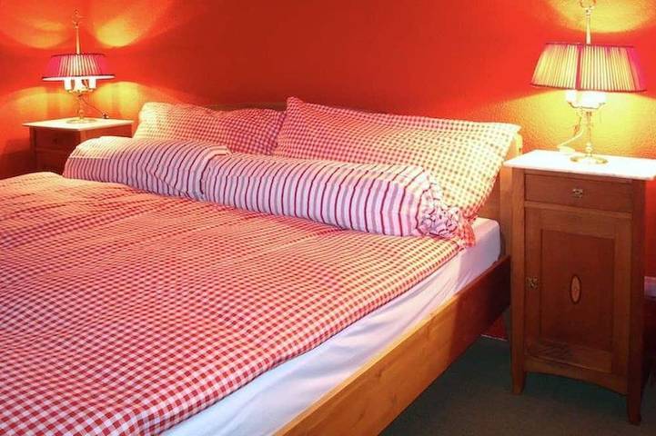 Appartement entier, Pony 2-Bettwohnung Appartement/Fewo, Dusche oder Bad, Wc, Wohn-/Schlafraum in Lenk im Simmental, Lenk