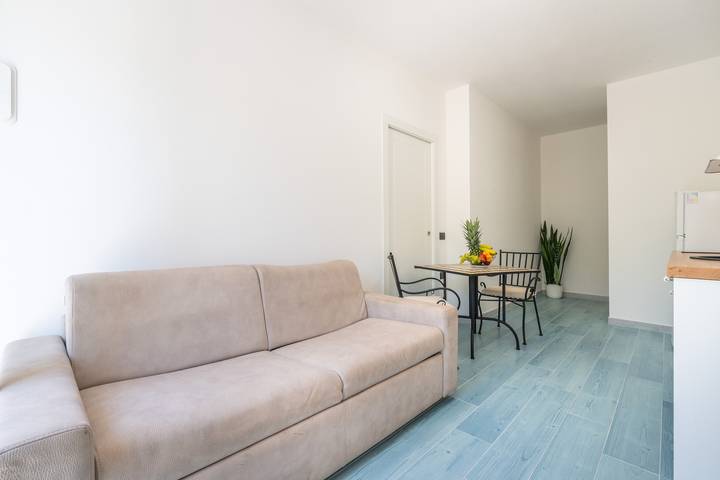 Ganze Wohnung, Ferienwohnung 'Villa Erica Appartamento Yuri' mit Bergblick, Wlan und Klimaanlage in Villa San Pietro, Cagliari Provinz