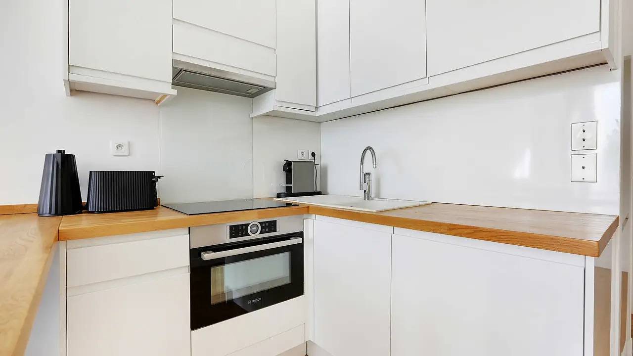 Entire holiday apartment, Holiday apartment for 2 people in Levallois-Perret, Hauts-de-Seine