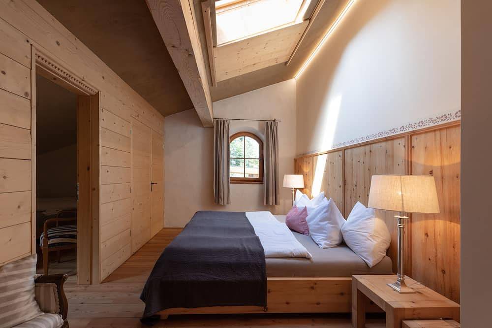 Ganze Wohnung, Romantische Ruhige Ferienwohnung im Hof Neuhaus in Platzers, Tisens