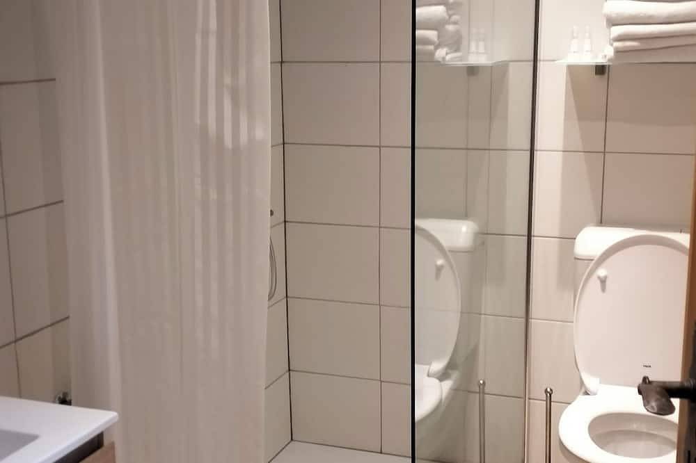 Lonyˋs Wanderlust: Dein Alpines Base Camp im Herzen von St. Niklaus. in St. Niklaus, Walliser Alpen