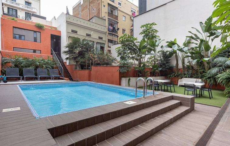 Apartamento de vacaciones para 4 personas, con vistas además de piscina y jardín - 1