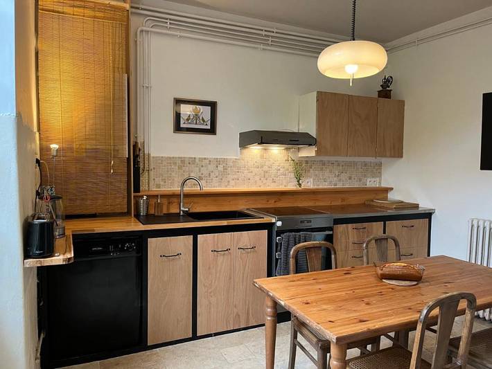 Location de vacances pour 8 personnes, avec jardin et terrasse ainsi que vue et piscine à Sainte-Foy-la-Grande - 4