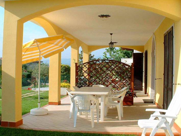 Location de vacances pour 4 personnes, avec piscine ainsi que terrasse et jardin à Lazise - 2
