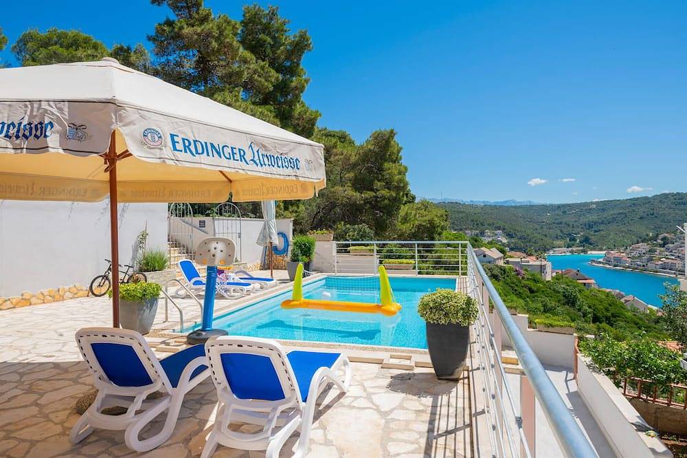 Entire apartment, Cozy apartment in Pucisca with Wifi in Pucisca, Brac