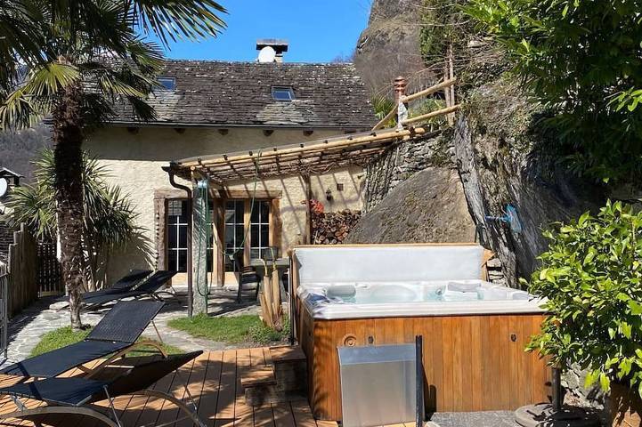 Ferienhaus für 4 Personen, mit Garten und Sauna sowie Whirlpool, mit Haustier